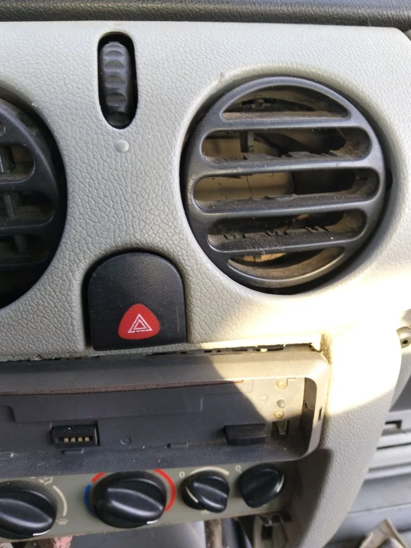 Foto de WARNING RENAULT KANGOO I (F/KC0) 1.9 dCi Diesel CAT (84 CV / 62 KW)