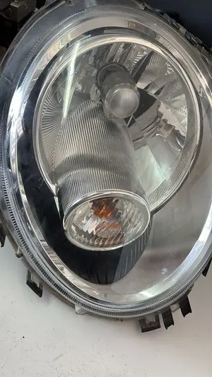 Foto de FARO DERECHO MINI MINI (R56) 1.4 16V CAT (95 CV / 70 KW) referencia 63122751872 foto 3
