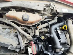 Foto de ELECTROVENTILADOR RADIADOR AIRE ACONDICIONADO RENAULT CLIO III 1.5 dCi Diesel CAT (86 CV / 63 KW)