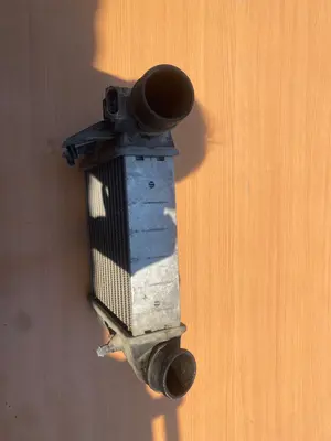 Foto de INTERCOOLER AUDI A4 AVANT (8E) referencia 8E0145805AA foto 2