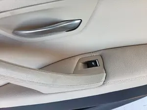Foto de MANETA INTERIOR TRASERA DERECHA BMW SERIE 5 TOURING (F11) 2.0 Turbodiesel (218 CV / 160 KW)