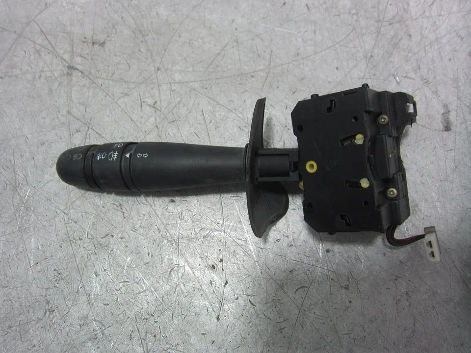 Foto de MANDO LUCES RENAULT MEGANE I FASE 2 BERLINA (BA0) 1.9 dCi Diesel CAT (102 CV / 75 KW) referencia 7700428228