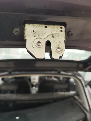 Foto de CERRADURA MALETERO / PORTON OPEL CORSA D 1.3 16V CDTI (75 CV / 55 KW)