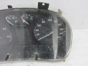 Foto de CUADRO INSTRUMENTOS VOLKSWAGEN POLO III (6N1) 1.9 Diesel (64 CV / 47 KW) referencia 5392326610 foto 3