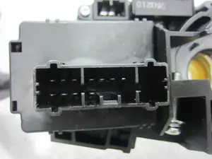 Foto de MANDO MULTIFUNCION HONDA CR-V (RD8) 2.0 VTEC CAT (150 CV / 110 KW) referencia 35250S6EE211M1 foto 3