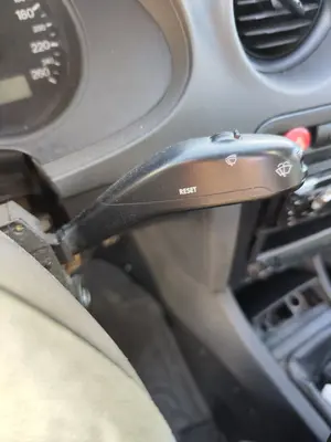 Foto de MANDO LIMPIA SEAT CORDOBA BERLINA (6L2) 1.9 TDI (131 CV / 96 KW)