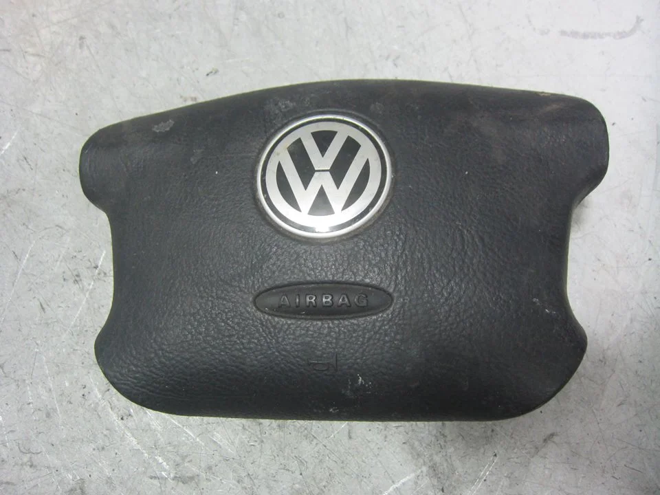 Foto de AIRBAG DELANTERO IZQUIERDO VOLKSWAGEN PASSAT BERLINA (3B3) 1.9 TDI (131 CV / 96 KW) referencia 3B0800201AM