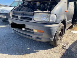 Foto de PARAGOLPES DELANTERO NISSAN SERENA (C23M) 2.3 Diesel (75 CV / 55 KW)