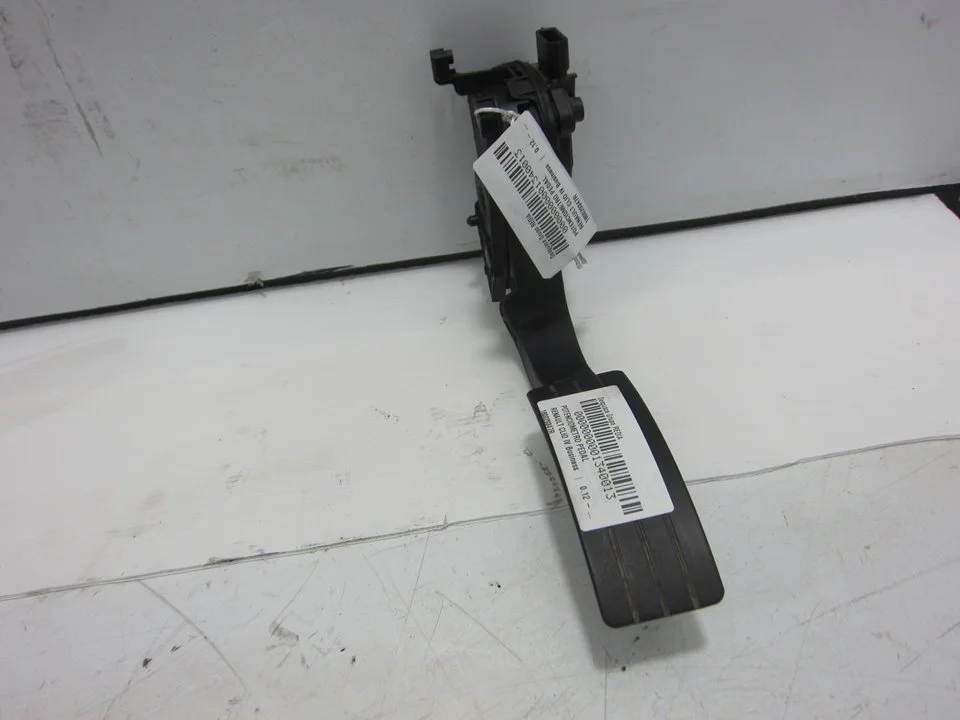 Foto de POTENCIOMETRO PEDAL RENAULT CLIO IV 1.5 dCi Diesel FAP (90 CV / 66 KW) referencia 180029347R