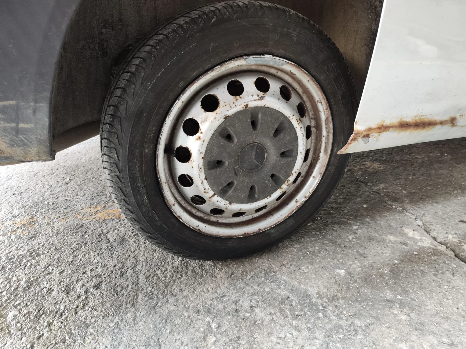 Foto de LLANTA MERCEDES-BENZ VITO FURGÓN (639) 2.1 CDI CAT (109 CV / 80 KW)