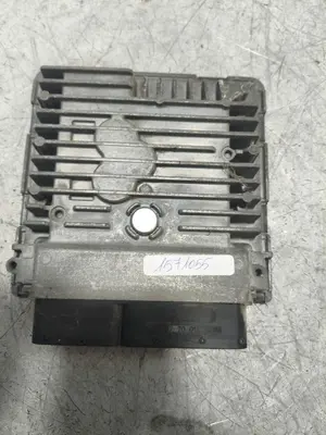 Foto de CENTRALITA MOTOR UCE AUDI A1 (8X1) 1.6 TDI (105 CV / 77 KW) referencia 03L906023KM foto 2