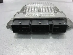 Foto de CENTRALITA MOTOR UCE PEUGEOT 407 2.0 16V HDi FAP CAT (RHR / DW10BTED4) (136 CV / 100 KW) referencia 9656412980 foto 2