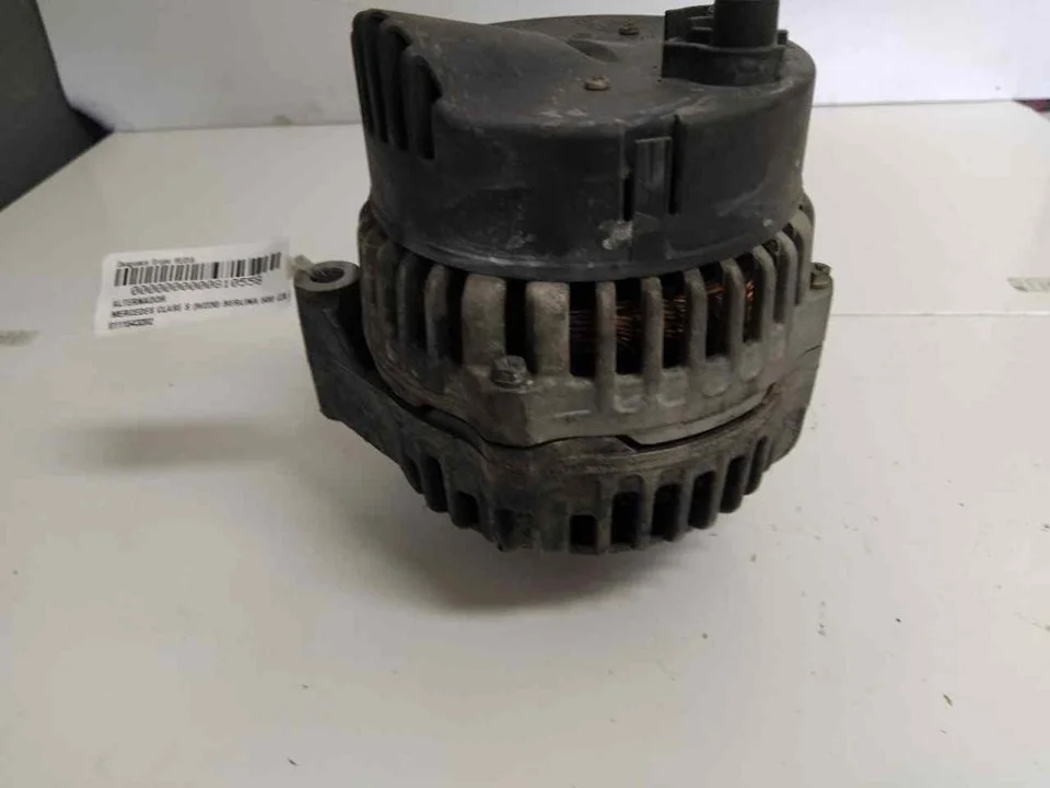 Foto de ALTERNADOR MERCEDES-BENZ CLASE S (BM 220) BERLINA 5.0 V8 24V CAT (306 CV / 225 KW) referencia 0111543202