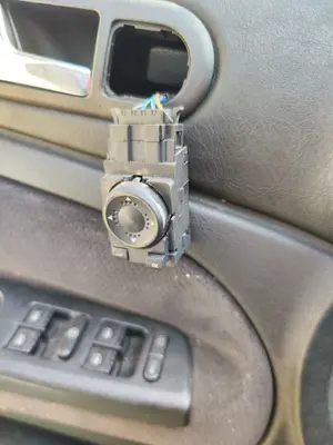 Foto de MANDO RETROVISOR VOLKSWAGEN PASSAT VARIANT (3B5) 1.9 TDI (110 CV / 81 KW)