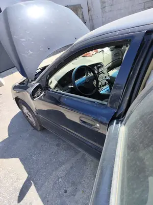 Foto de GOMAS CONTORNO PUERTA VOLVO S60 BERLINA 2.4 Diesel (126 CV / 93 KW)