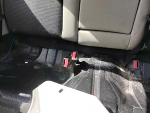 Foto de ENGANCHE CINTURON TRASERO CENTRAL SAAB 9-3 BERLINA 1.9 TiD CAT (150 CV / 110 KW)