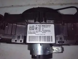 Foto de MANDO MULTIFUNCION CITROEN DS3 1.6 e-HDi FAP (92 CV / 68 KW) referencia 96667326XT foto 6