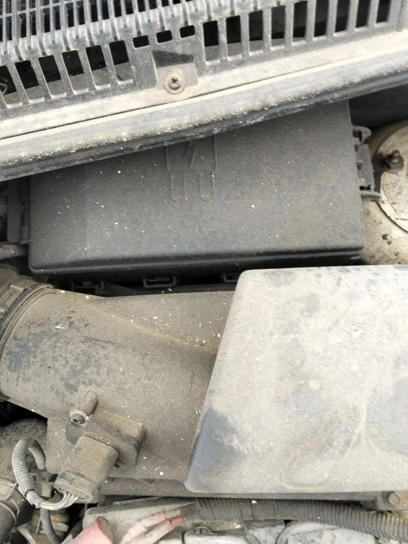 Foto de CAJA RELES / FUSIBLES FORD TRANSIT CONNECT (TC7) 1.8 TDCi CAT (110 CV / 81 KW)