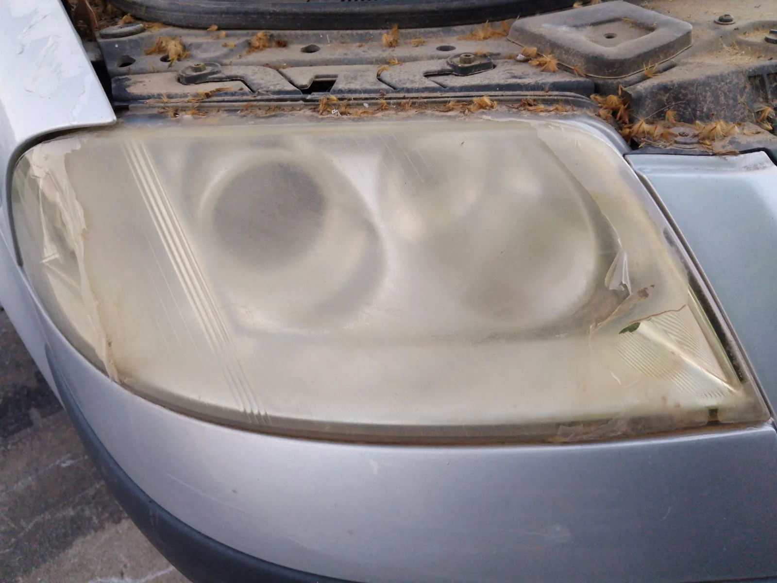 Foto de FARO DERECHO VOLKSWAGEN PASSAT BERLINA (3B3) 1.9 TDI (131 CV / 96 KW)