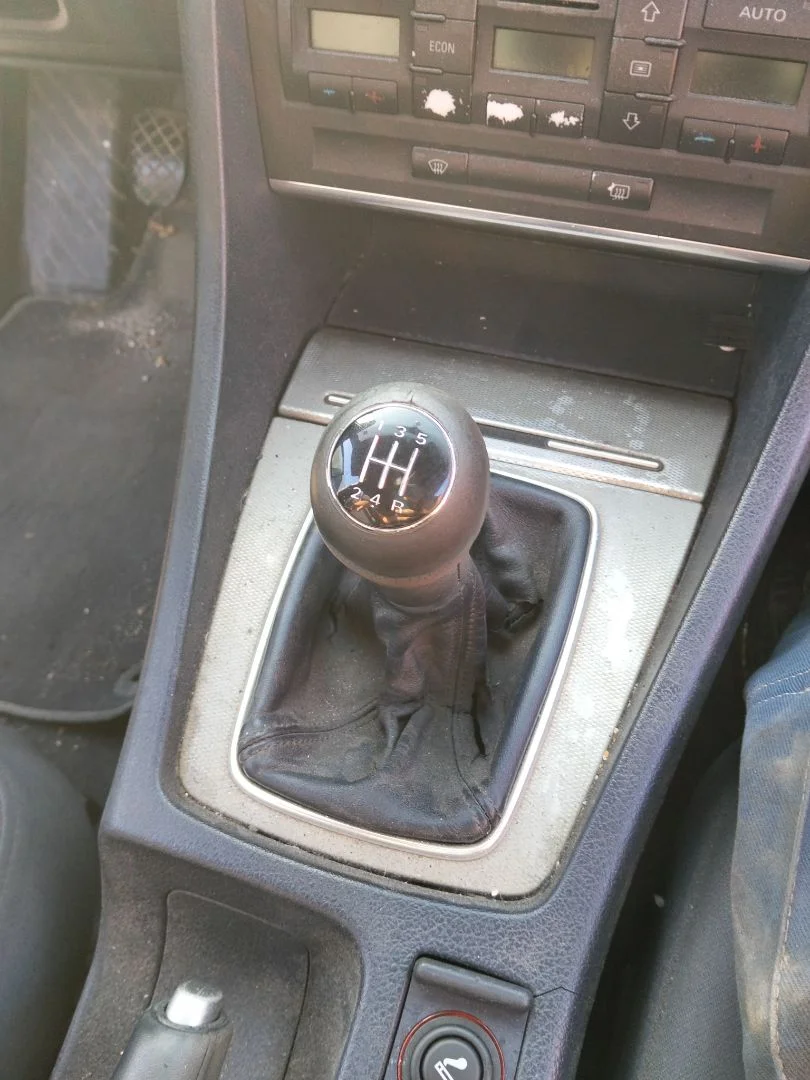 Foto de PALANCA CAMBIO AUDI A4 BERLINA (8E) 1.9 TDI (131 CV / 96 KW) referencia 8E0711055H