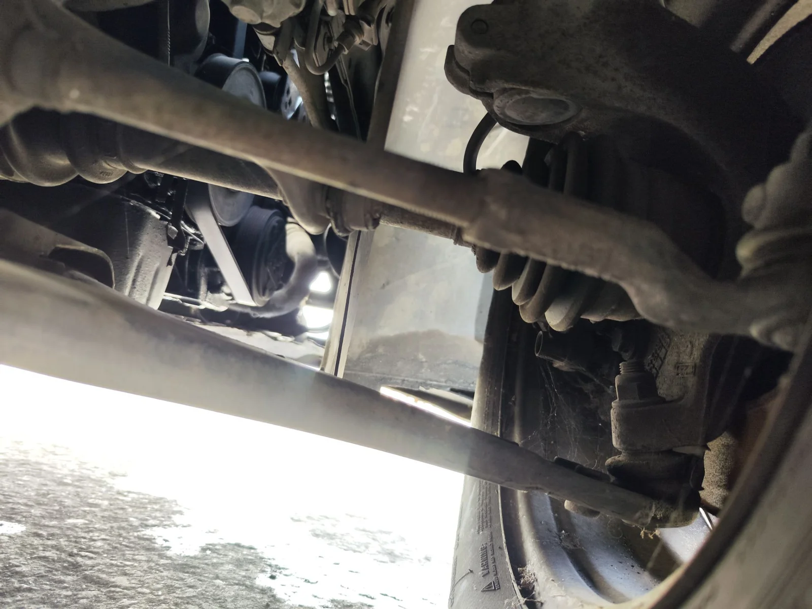 Foto de BRAZO SUSPENSION DELANTERO DERECHO FORD FOCUS BERLINA (CAP) 1.6 TDCi CAT (90 CV / 66 KW)
