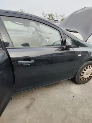 Foto de PUERTA DELANTERA DERECHA OPEL CORSA D 1.3 16V CDTI (75 CV / 55 KW)