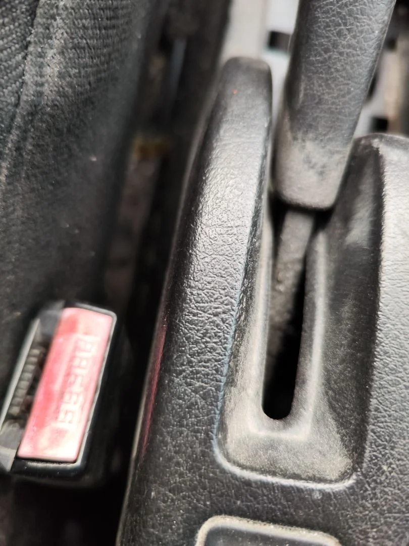 Foto de ENGANCHE CINTURON DELANTERO IZQUIERDO PEUGEOT 307 (S1)(04.2001) 1.6 16V CAT (109 CV / 80 KW)