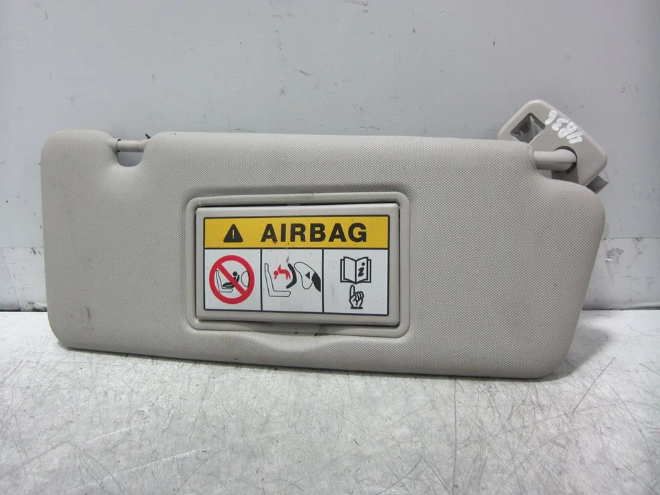 Foto de PARASOL DERECHO RENAULT FLUENCE 1.5 dCi Diesel FAP (110 CV / 81 KW) referencia 964005130R