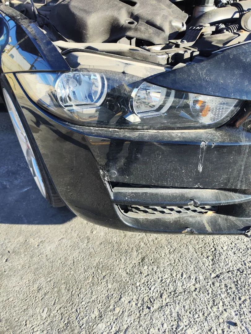 Foto de FARO DERECHO JAGUAR XE 2.0 Turbo CAT (200 CV / 147 KW) referencia T2H 24584