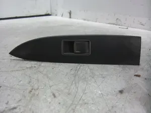 Foto de MANDO ELEVALUNAS TRASERO IZQUIERDO TOYOTA AVENSIS CROSS SPORT (T27) 1.8 16V CAT (147 CV / 108 KW) referencia 7427205110