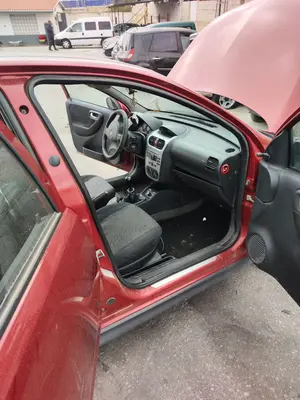 Foto de GOMAS CONTORNO PUERTA OPEL CORSA C 1.2 16V CAT (Z 12 XEP / LB4) (80 CV / 59 KW)