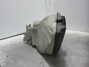 Foto de DEPOSITO LIMPIA BMW SERIE 3 BERLINA (E46) 3.0 24V Turbodiesel CAT (184 CV / 135 KW) referencia 61667007970 foto 3