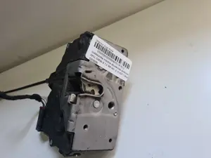 Foto de CERRADURA PUERTA DELANTERA DERECHA OPEL CORSA D referencia 13258265 foto 3
