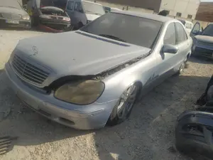 Foto de ALETA DELANTERA IZQUIERDA MERCEDES-BENZ CLASE S (BM 220) BERLINA 5.0 V8 24V CAT (306 CV / 225 KW) referencia A2208800318
