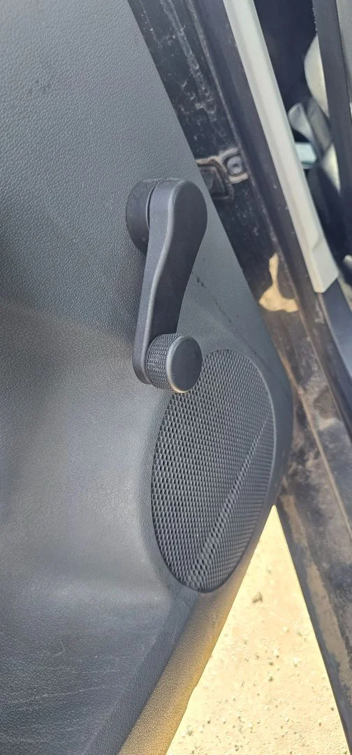 Foto de MANETA ELEVALUNAS TRASERA IZQUIERDA SEAT IBIZA BERLINA (6J5) 1.4 TDI (80 CV / 59 KW)