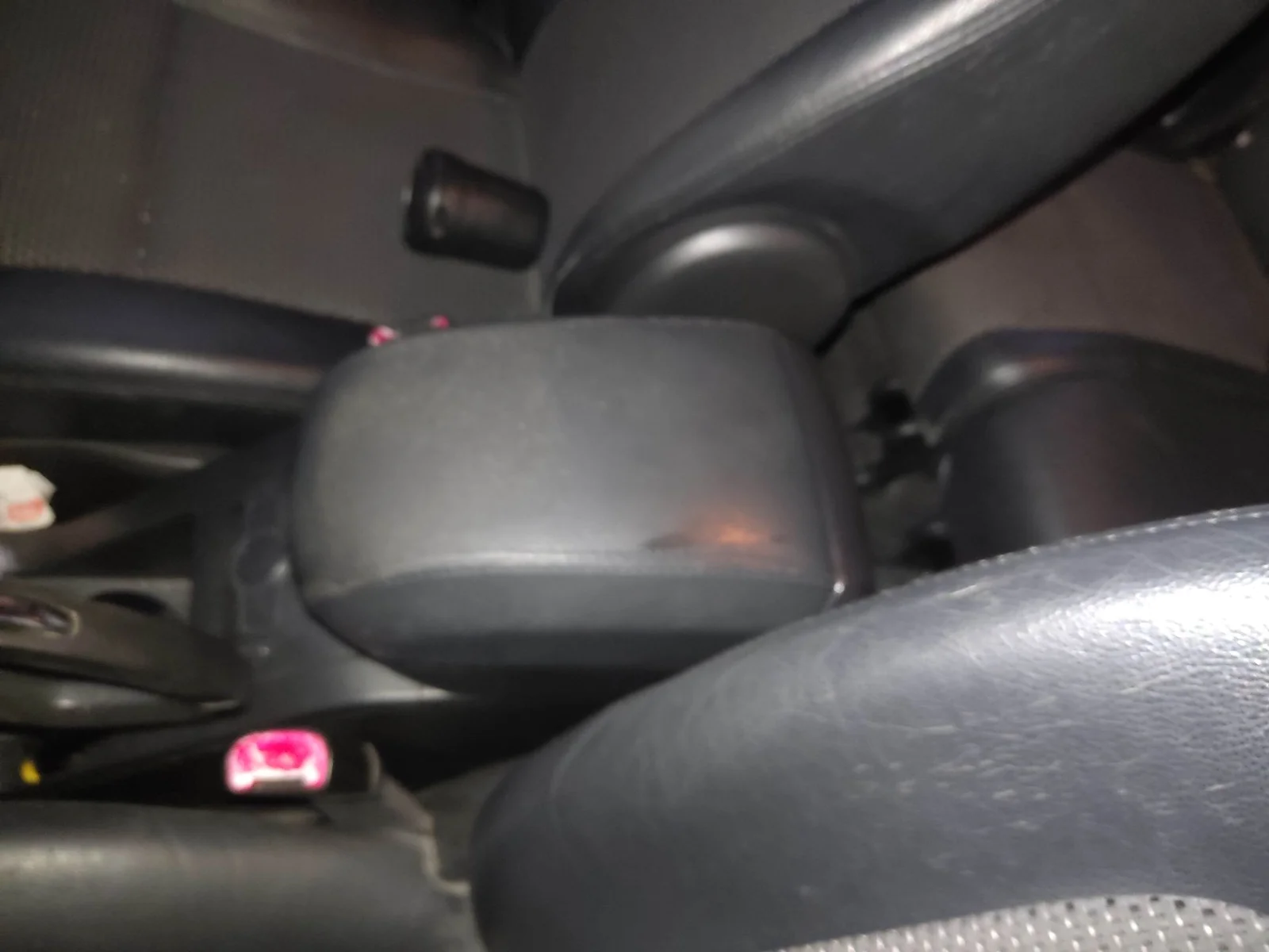 Foto de APOYABRAZOS CENTRAL CHEVROLET CAPTIVA 2.0 Diesel CAT (150 CV / 110 KW) referencia 96831304