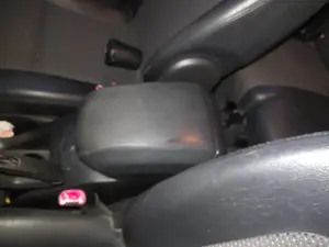 Foto de APOYABRAZOS CENTRAL CHEVROLET CAPTIVA 2.0 Diesel CAT (150 CV / 110 KW) referencia 96831304