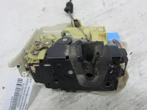 Foto de CERRADURA PUERTA DELANTERA IZQUIERDA VOLKSWAGEN POLO IV (9N3) 1.4 FSI (86 CV / 63 KW) referencia 6Q4837085 foto 5