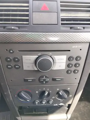 Foto de SISTEMA AUDIO / RADIO CD OPEL MERIVA 1.7 16V CDTI (101 CV / 74 KW)