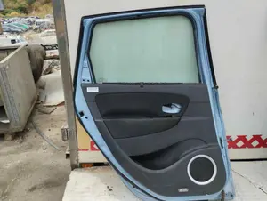 Foto de PUERTA TRASERA IZQUIERDA RENAULT SCENIC III (JZ) 1.5 dCi Diesel (106 CV / 78 KW) foto 6