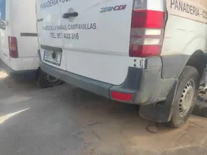 Foto de PARAGOLPES TRASERO MERCEDES-BENZ SPRINTER II FURGÓN 2.1 CDI CAT (129 CV / 95 KW)