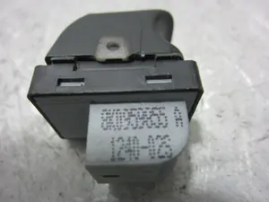 Foto de MANDO ELEVALUNAS DELANTERO DERECHO AUDI A5 CABRIOLET (8F7) 2.7 V6 24V TDI (190 CV / 140 KW) referencia 8K0959855A foto 2