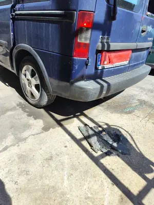 Foto de PARAGOLPES TRASERO OPEL COMBO (CORSA C) 1.3 16V CDTI CAT (Z 13 DT / LN9) (69 CV / 51 KW) referencia 93174605 foto 3