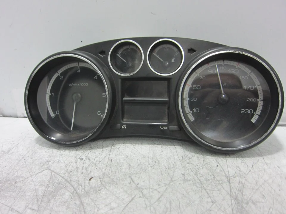 Foto de CUADRO INSTRUMENTOS PEUGEOT 308 SW 1.6 HDi FAP (112 CV / 82 KW) referencia 9666642180