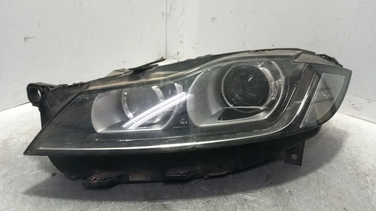 Foto de FARO IZQUIERDO JAGUAR XF 2.0 Diesel CAT (163 CV / 120 KW) referencia GX6313W030EE