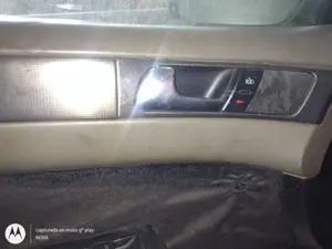 Foto de MANETA INTERIOR DELANTERA IZQUIERDA AUDI A6 BERLINA (4B2) 1.9 TDI (131 CV / 96 KW)