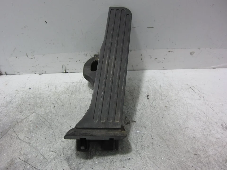 Foto de POTENCIOMETRO PEDAL SEAT LEON (1P1) 1.9 TDI (105 CV / 77 KW) referencia 1K1721503P
