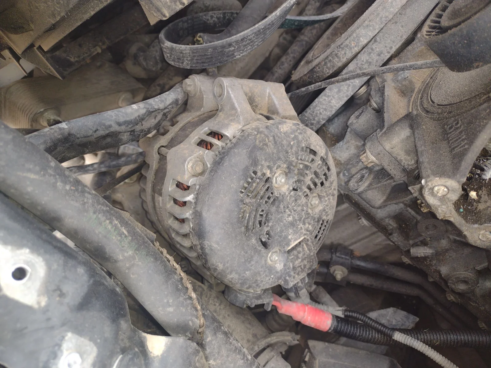 Foto de ALTERNADOR BMW SERIE Z4 ROADSTER (E89) 2.5 24V CAT (204 CV / 150 KW)