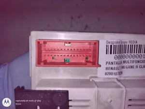 Foto de PANTALLA MULTIFUNCION RENAULT MEGANE II CLASSIC BERLINA referencia 8200107839 foto 2