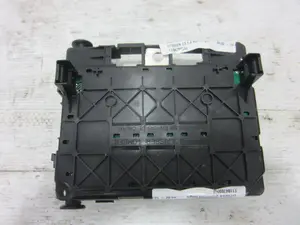 Foto de CAJA RELES / FUSIBLES CITROEN C3 1.4 HDi (68 CV / 50 KW) referencia T118470004J foto 4
